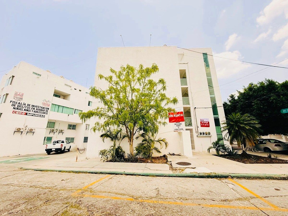 SE VENDE EDIFICIO EN LA COLONIA MOCTEZUMA, foto 1 de 23