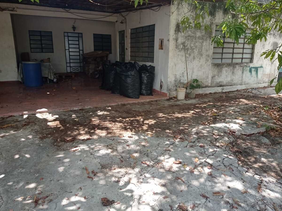 Casa con amplio terreno, a una cuadra del Parque Adolfo López Mateos, photo 1 of 15