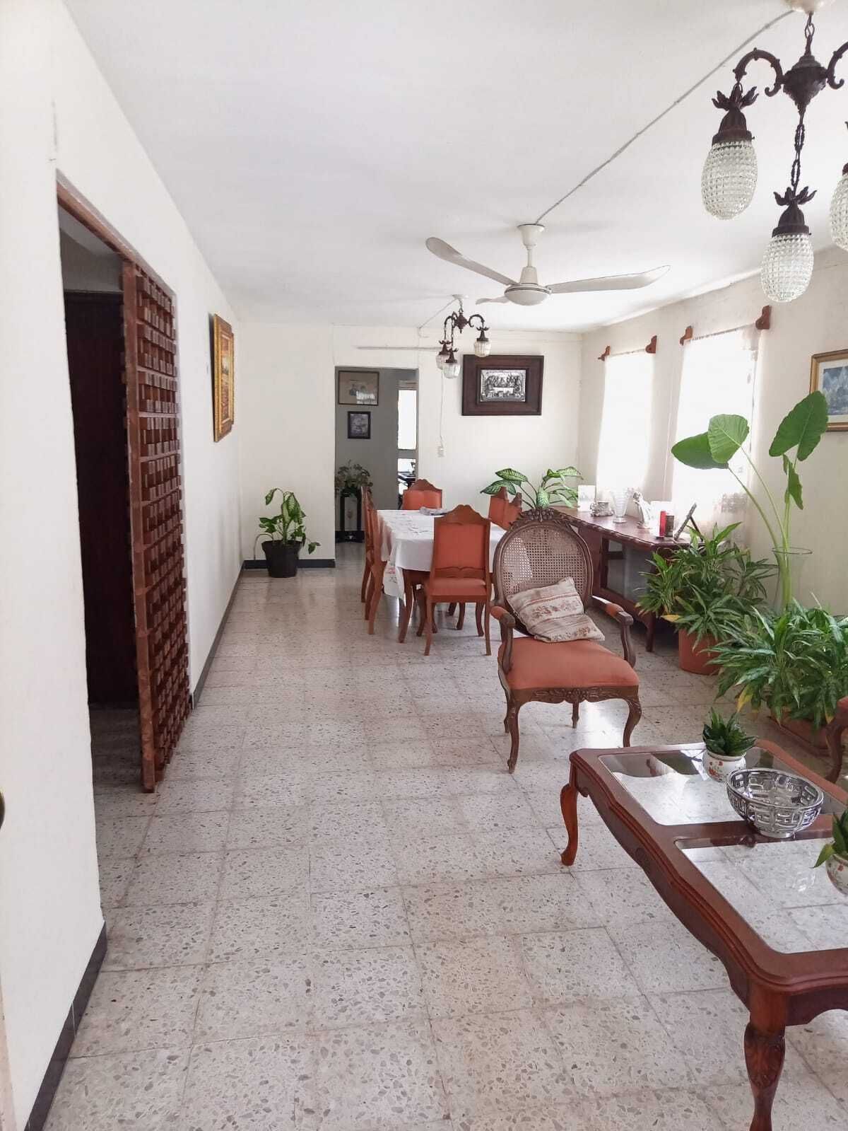 Casa de 9 dormitorios, en venta, sobre la Avenida Alemán, foto 1 de 19