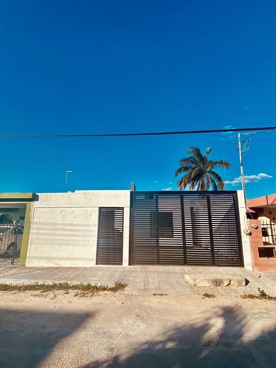 Casa para oficina Francisco de Montejo, photo 1 of 9