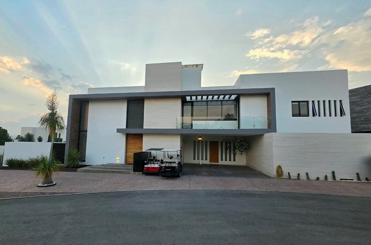 Casa en Club de Golf La Loma con Alberca | $19.5MDP, foto 1 de 42