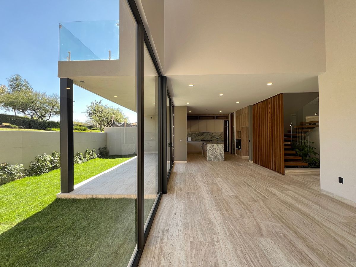 House in Gated Community in Altozano el Nuevo Querétaro, Querétaro, photo 2 of 25