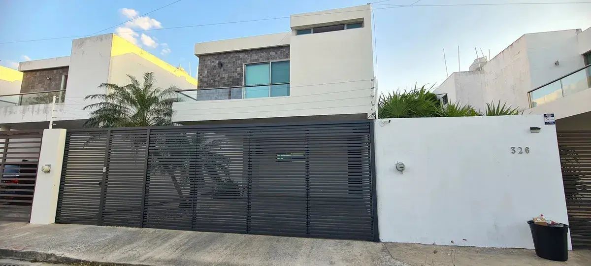 CASA EN VENTA EN MONTEBELLO, foto 1 de 10