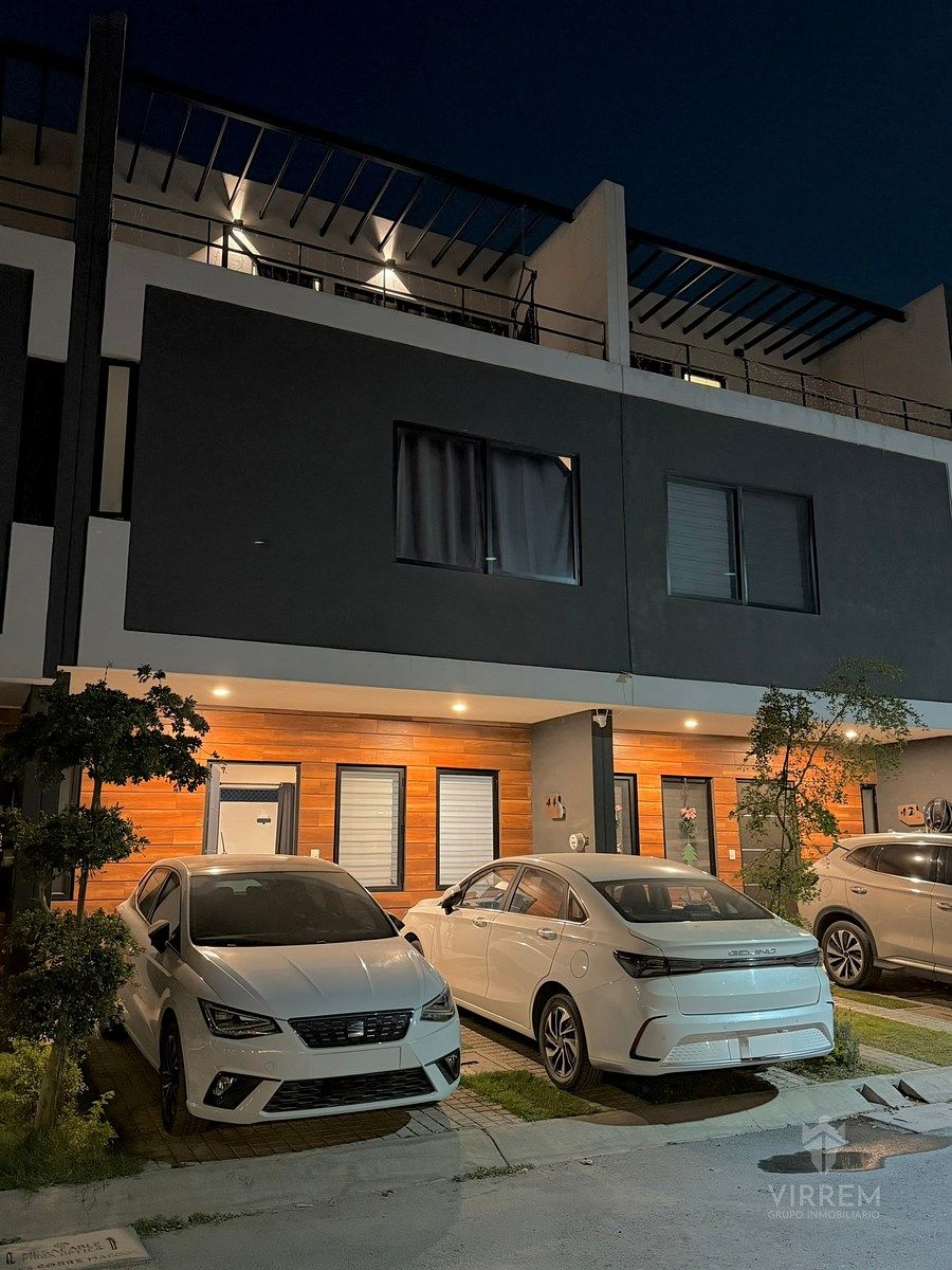 PRECIO DE OPORTUNIDAD!! 🏡 Bonita Casa de 3 Niveles en Tlaquepaque🏠🏡 ✨, foto 1 de 12