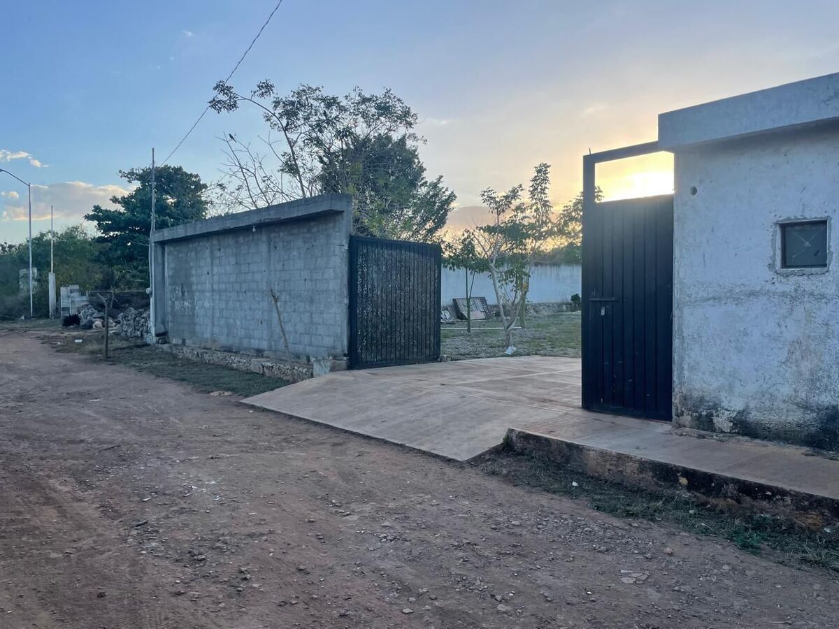 Terreno com construção à venda em Cholul, zona norte de Mérida, foto 1 de 10
