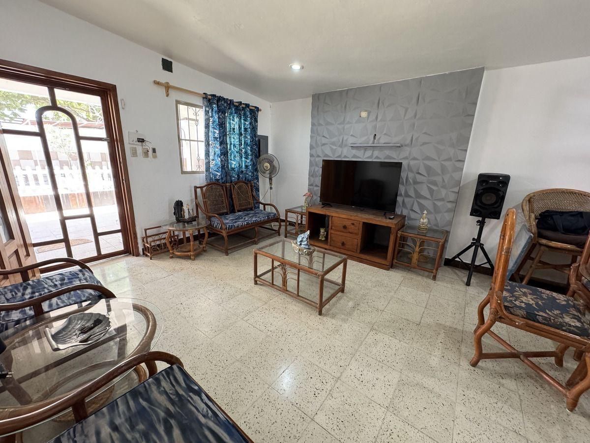 House in Nueva Yucalpeten, Progreso, photo 3 of 30