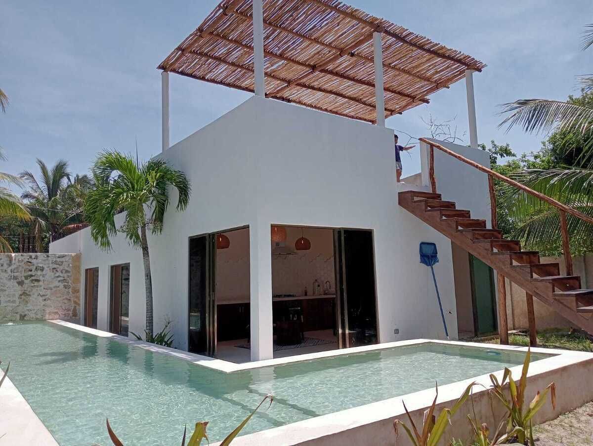 Casa Manglar en venta en San Crisanto, photo 1 of 25