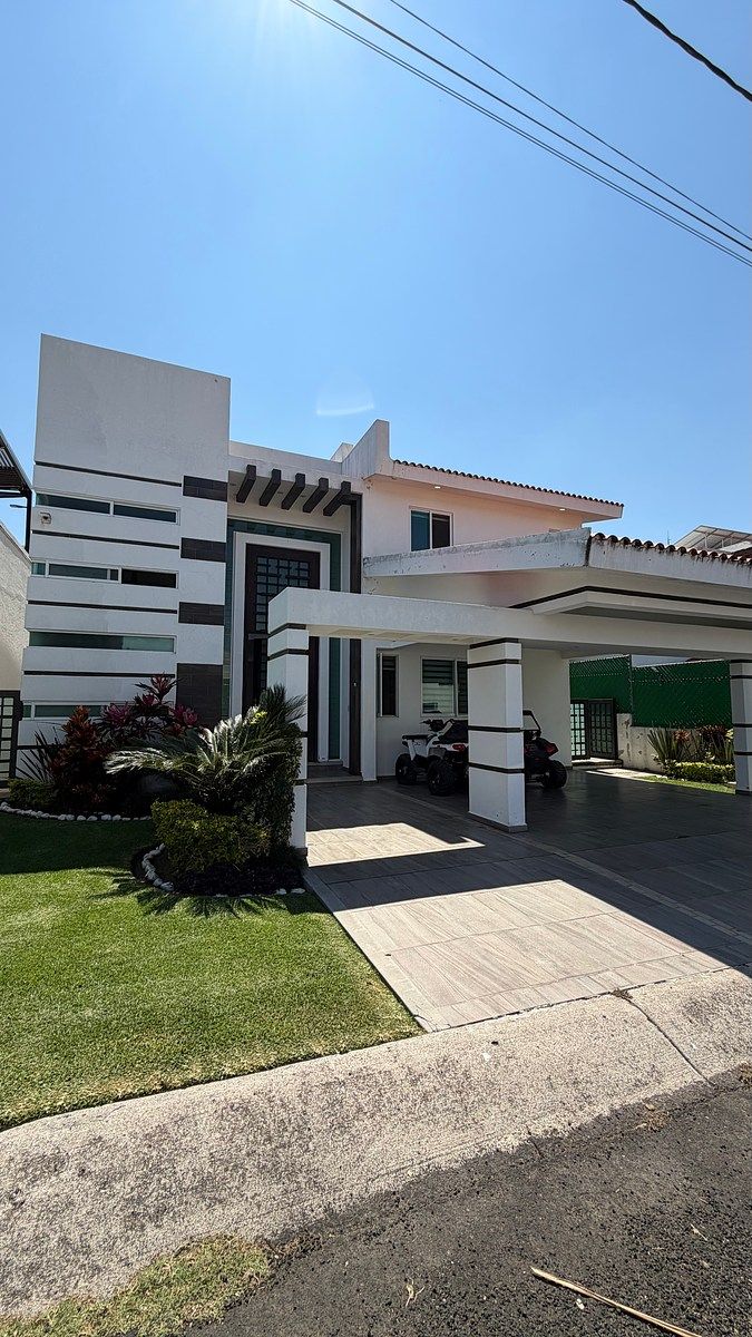 CASA EN FRACCIONAMIENTO LOMAS DE COCOYOC, foto 1 de 20