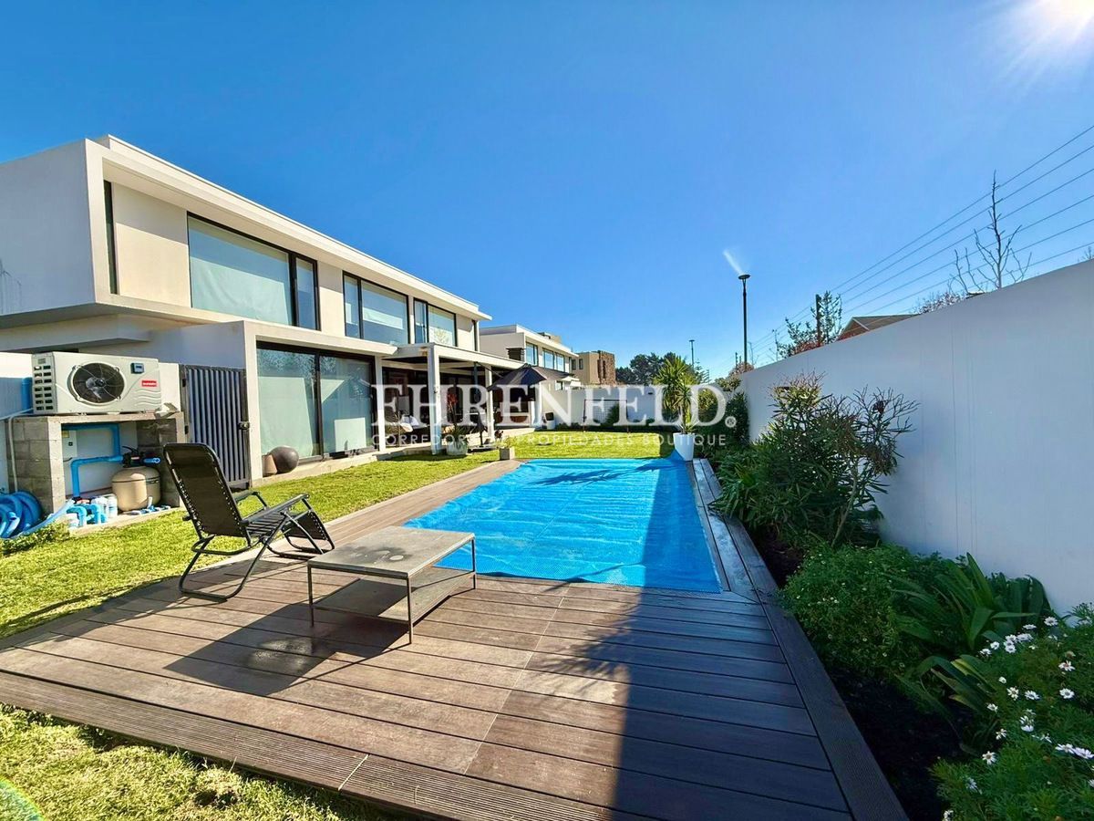 Pinares  de Montemar, Concón. Amplia Casa de 505 m2 totales., foto 1 de 37