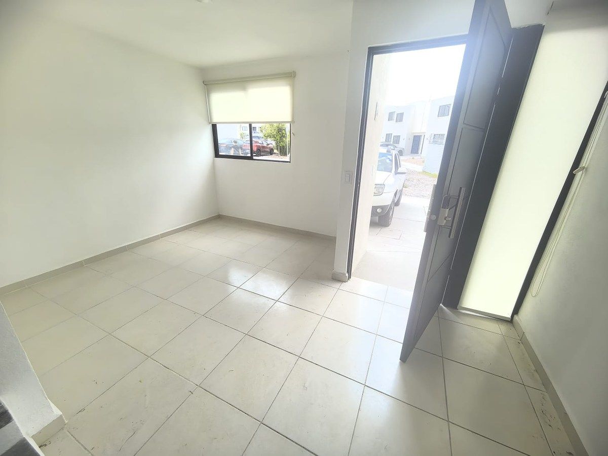 Casa em Santuarios del Cerrito, Corregidora, foto 2 de 13