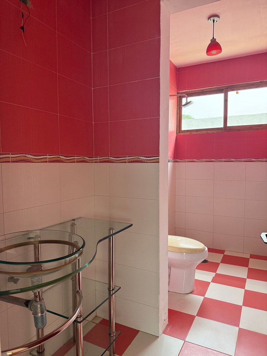 Baño completo en Planta Baja, foto 9 de 26