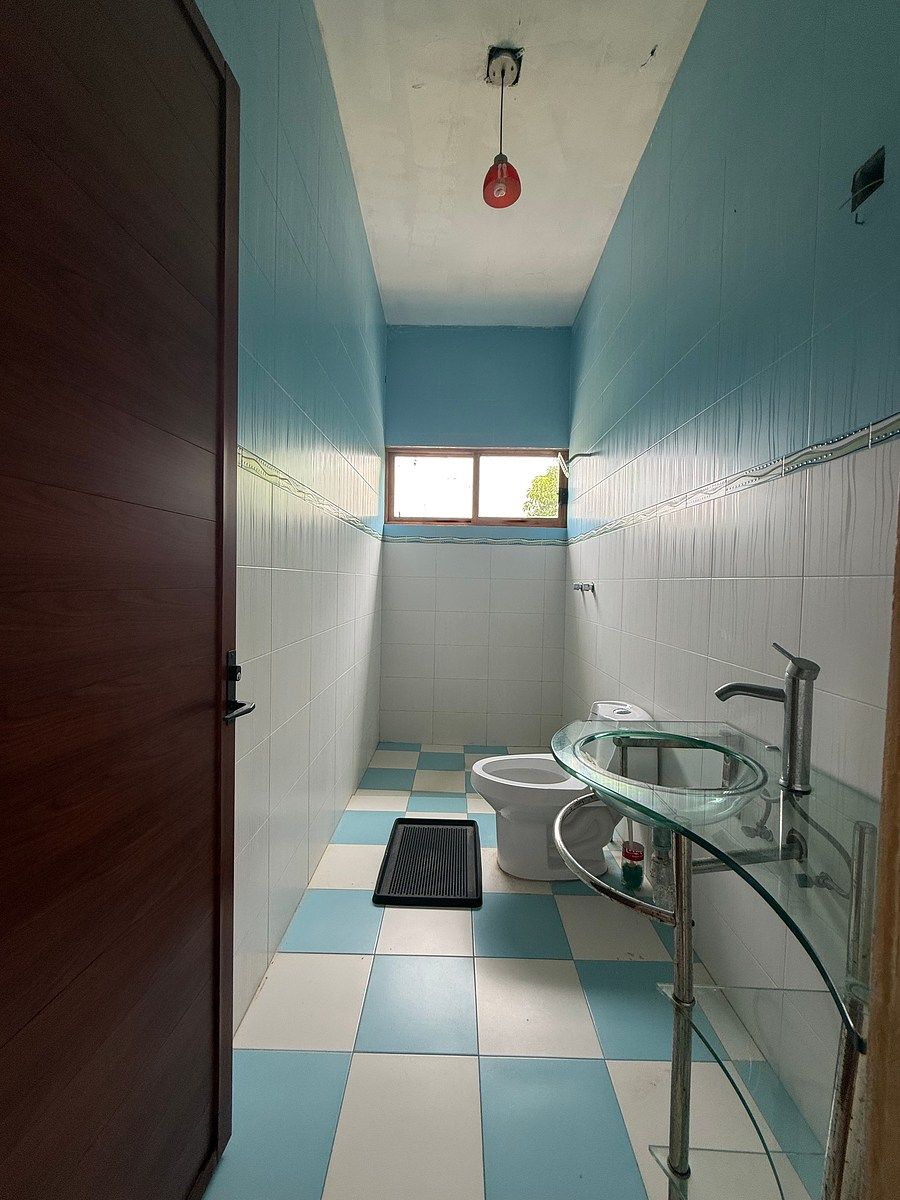 Baño completo en Planta Alta, foto 18 de 26
