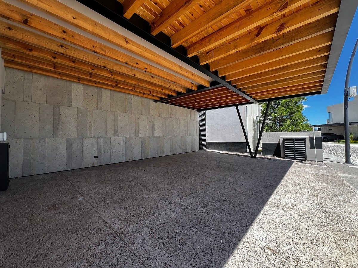 House in Gated Community in El Campanario, Querétaro, photo 4 of 42