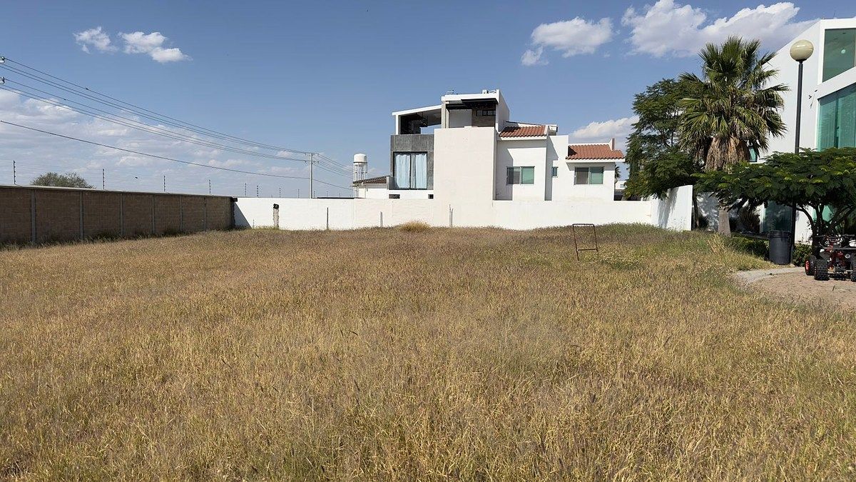 SE VENDE TERRENO EN RESIDENCIAL LAS PLAZAS, foto 1 de 6
