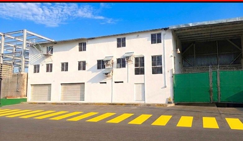 SE RENTA BODEGA COMERCIAL EN LA CENTRAL DE ABASTOS, foto 1 de 4