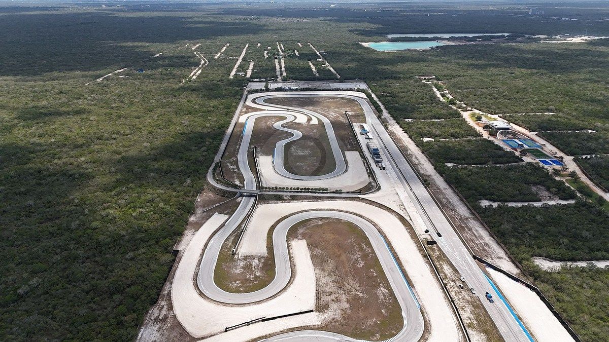 Venta de Autódromo de Mérida en el Paraíso, foto 1 de 18