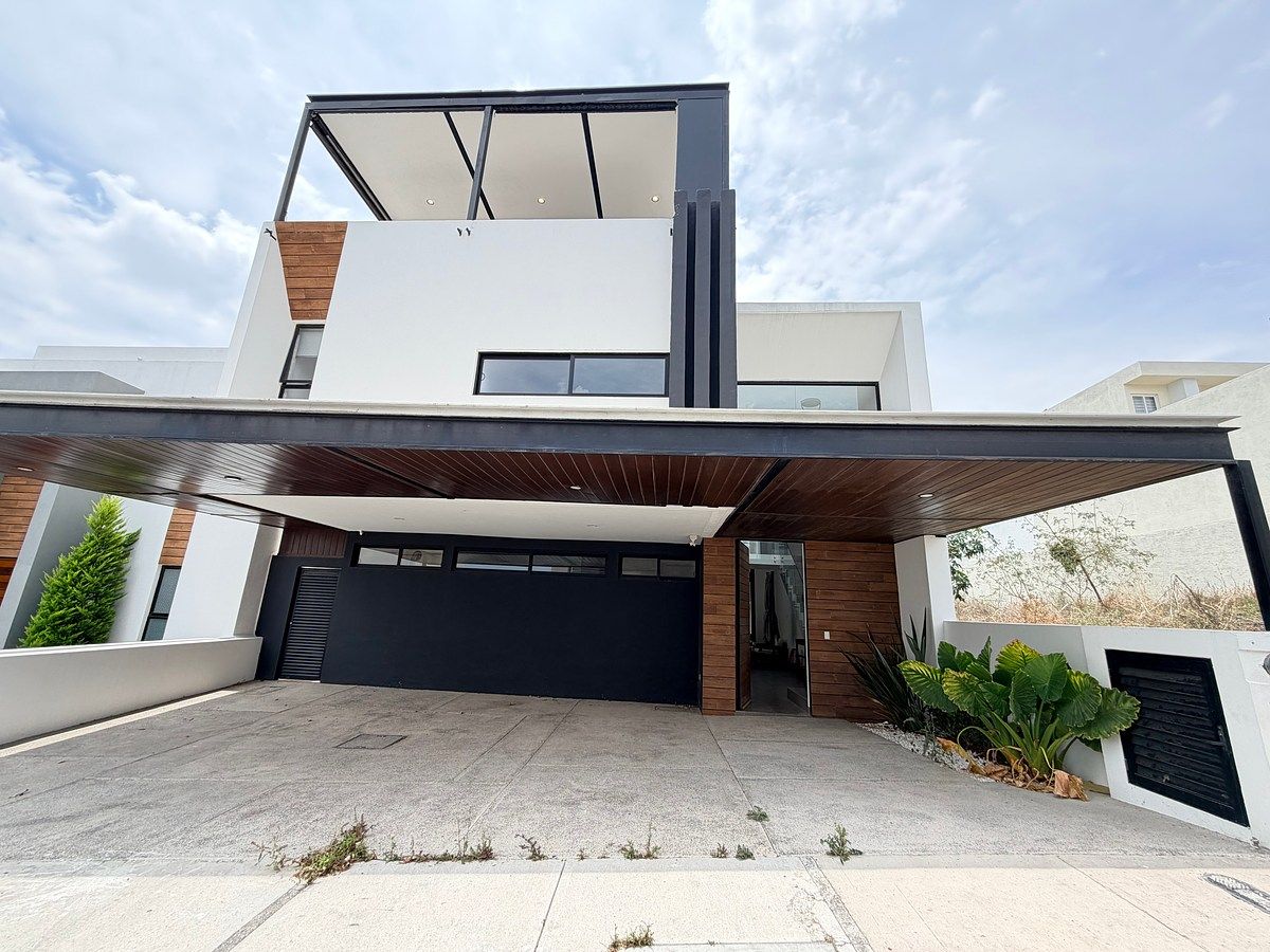 💎🏡 PLATINUM HOUSE: DOUBLE HEIGHT, JACUZZI AND LUXURY IN THE MOST EXCLUSIVE PRIVATE AREA, photo 1 of 23