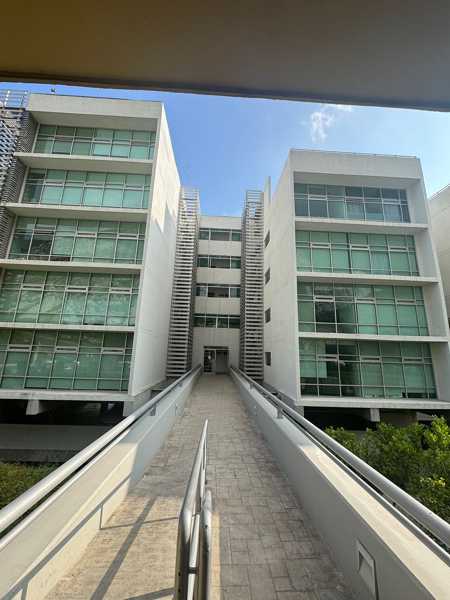 Fachada del edificio, photo 17 of 17