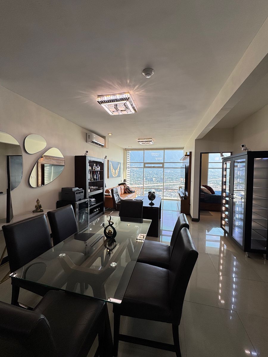 Comedor y sala, photo 1 of 17