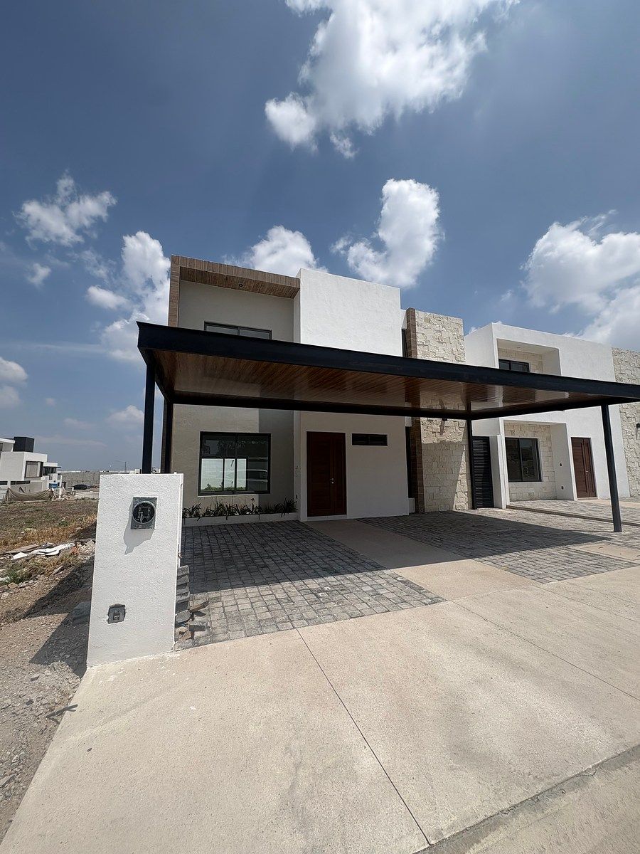 House for sale in Velasur., photo 1 of 33