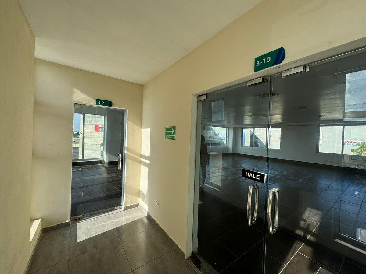 Local comercial en Punta Cana, foto 1 de 17