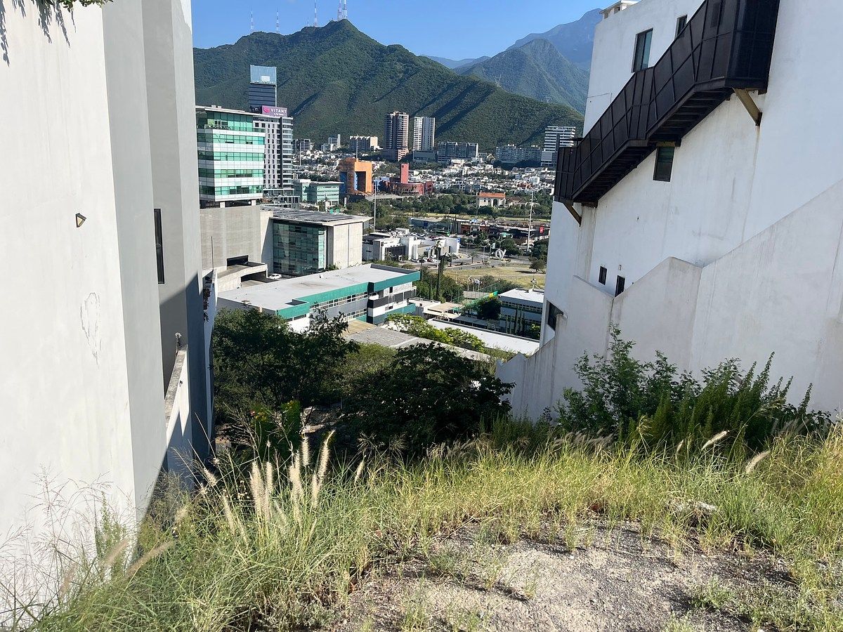 Lot in Vista Real, San Pedro Garza García, photo 3 of 4