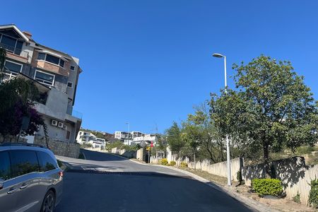 Terreno descendente en venta Col. Vista Real