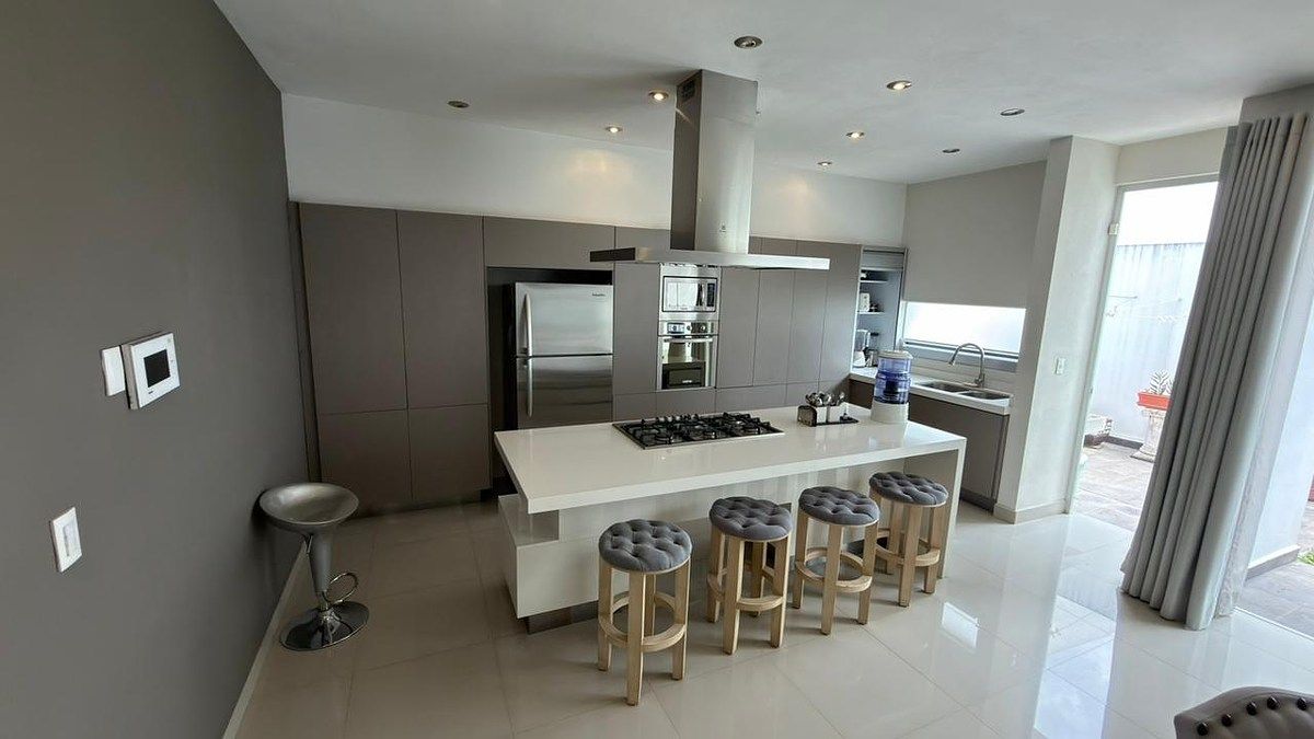 House in Gated Community in Altozano, Morelia, photo 5 of 29