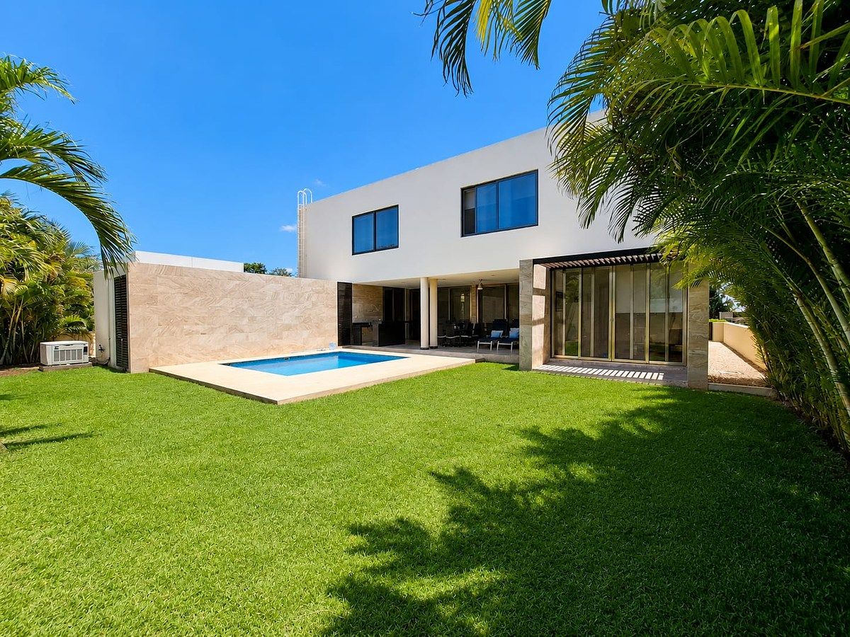 House in Yucatán Country Club, Mérida, photo 2 of 17