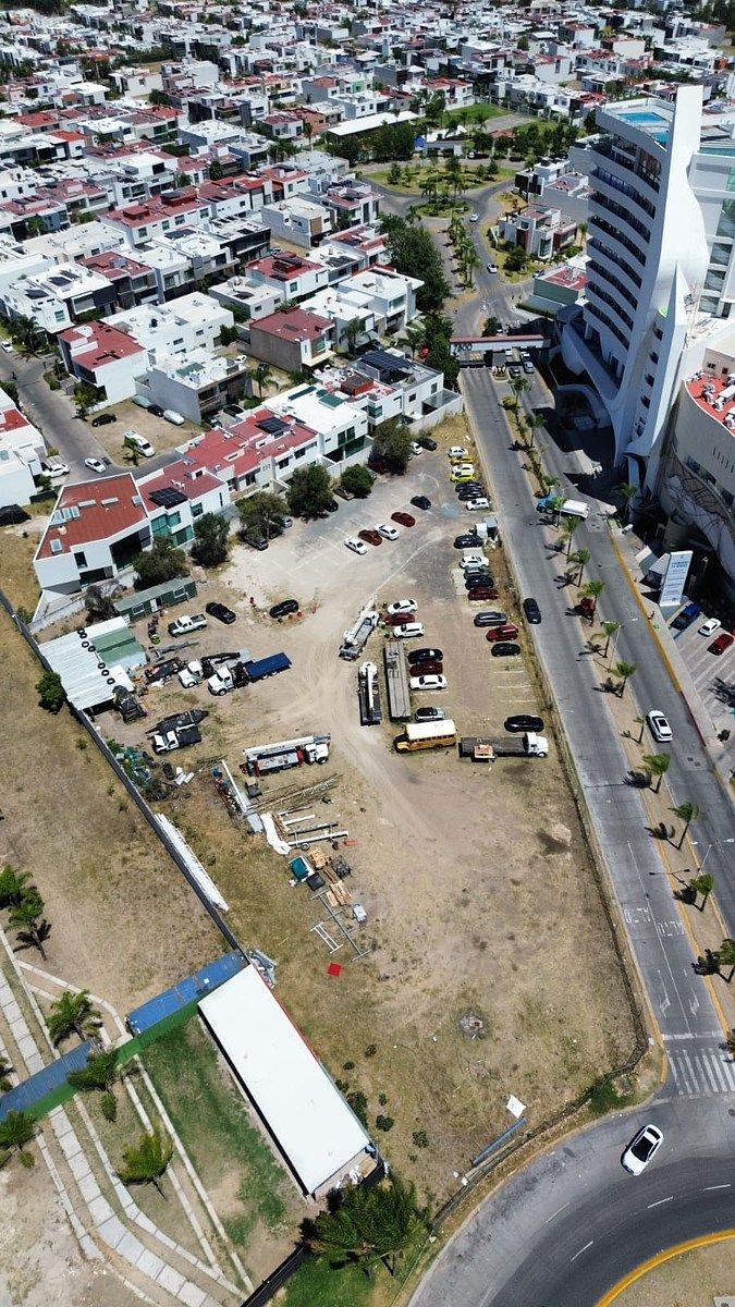 TERRENO COMERCIAL EN VENTA EN ZONA ANDARES - foto 2
