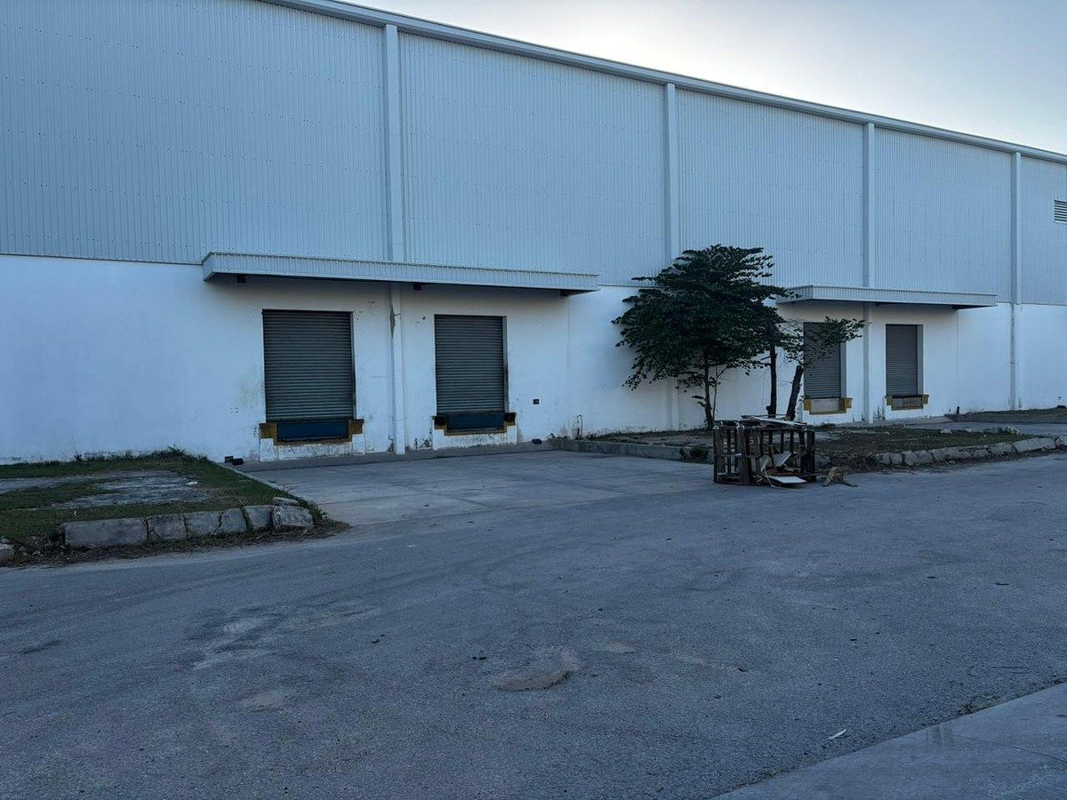 Bodega con entrada sobre periférico, foto 1 de 4