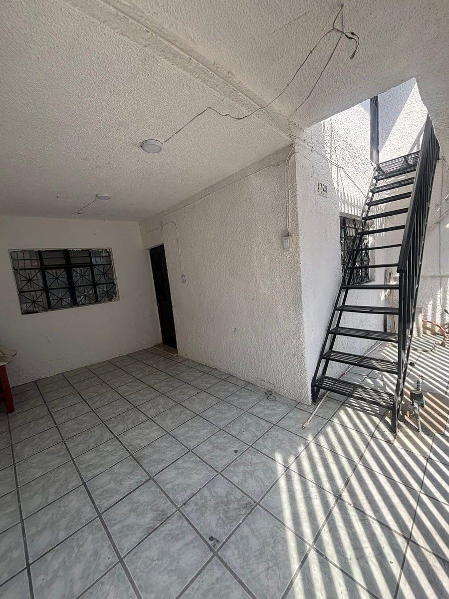 CASA DUPLEX EN VENTA EN SANTA CECILIA - foto 3