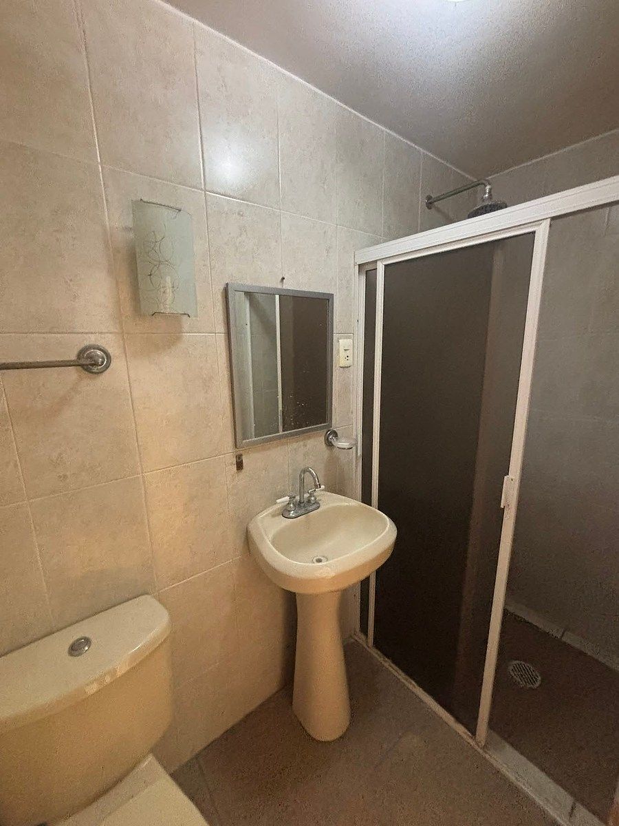 CASA DUPLEX EN VENTA EN SANTA CECILIA - foto 5