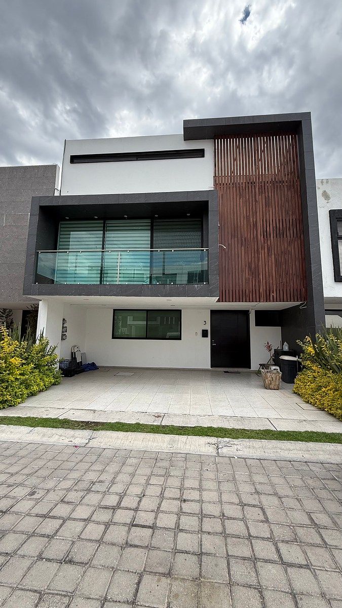 Casa en Venta en Cholula | Residencia en Fraccionamiento La Mezza con Sala de Ci, photo 1 of 32