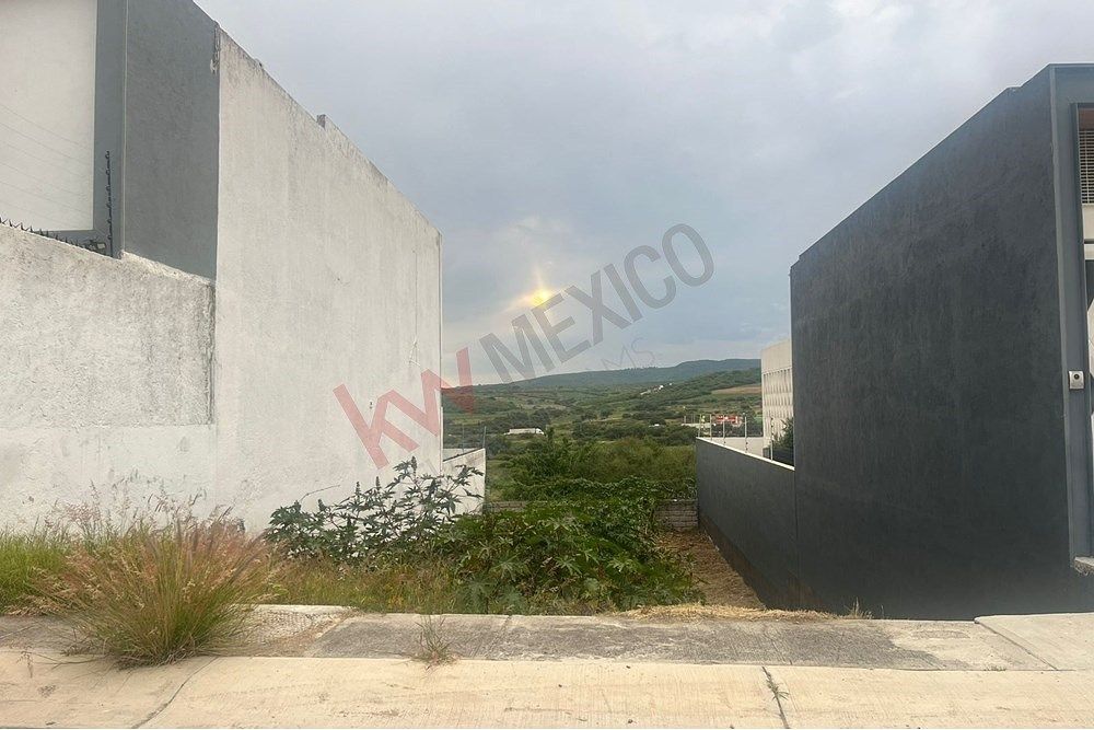 Lot in Cumbres del Lago, Querétaro, photo 3 of 8