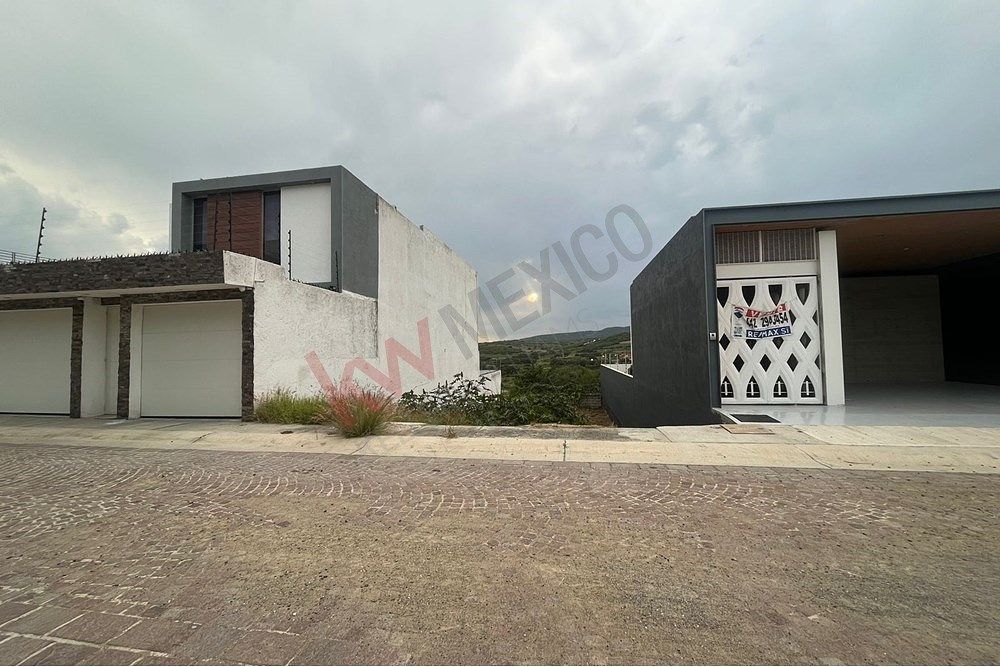 Lot in Cumbres del Lago, Querétaro, photo 2 of 8