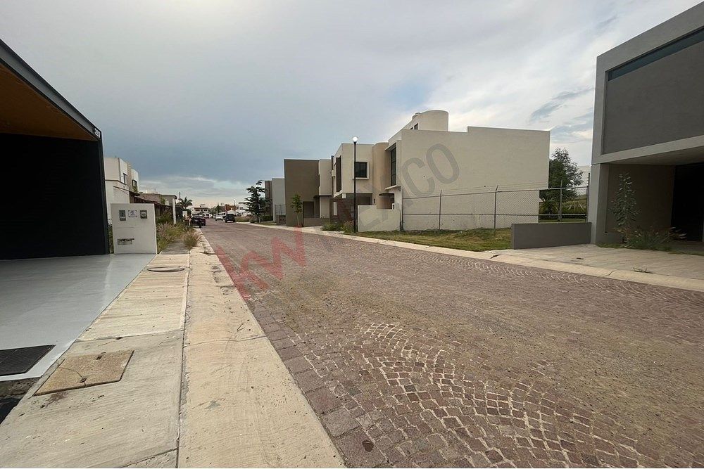 Lot in Cumbres del Lago, Querétaro, photo 7 of 8