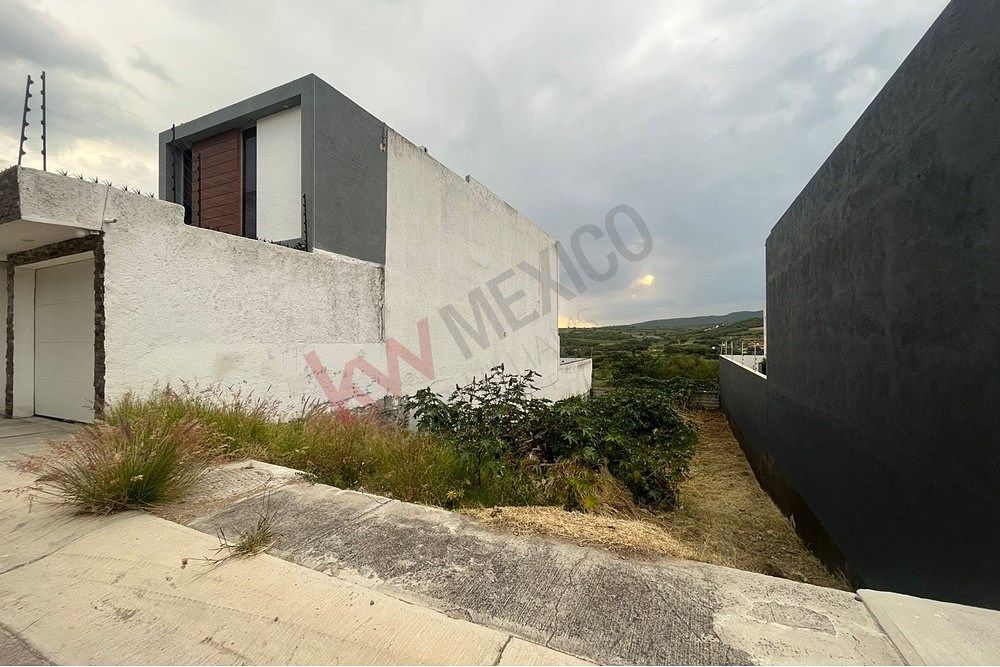 VENTA TERRENO EN CUMBRES DEL LAGO, photo 1 of 8