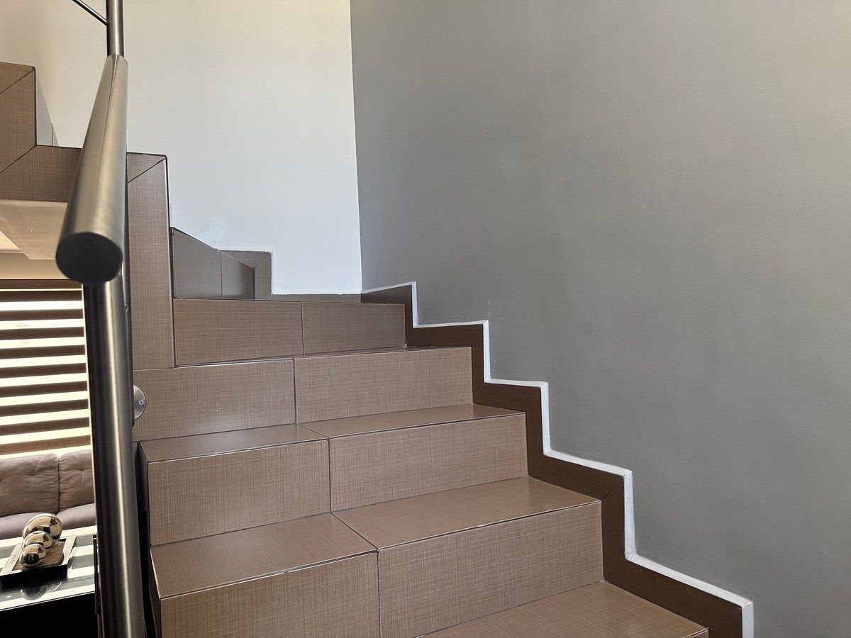 Escaleras, photo 18 of 36