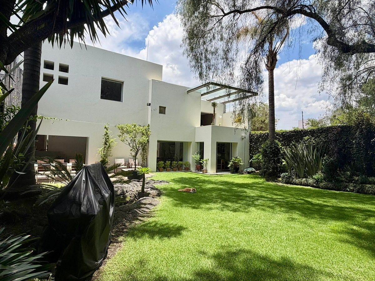 CASA EN VENTA EN CALLE CERRADA EN EL PEDREGAL, foto 1 de 34