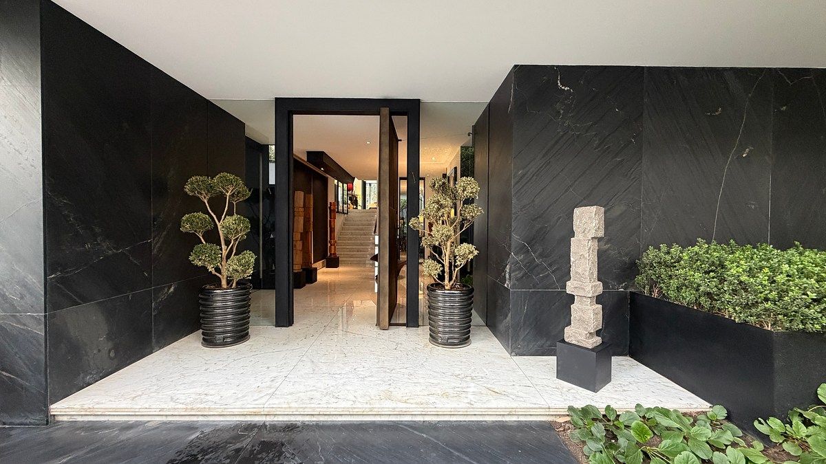 Casa de diseño en venta en Lomas de Chapultepec, 4 recámaras y alberca - foto 3