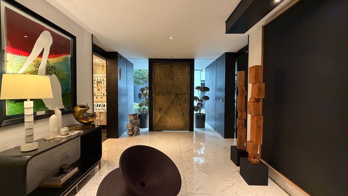 Casa de diseño en venta en Lomas de Chapultepec, 4 recámaras y alberca - foto 5