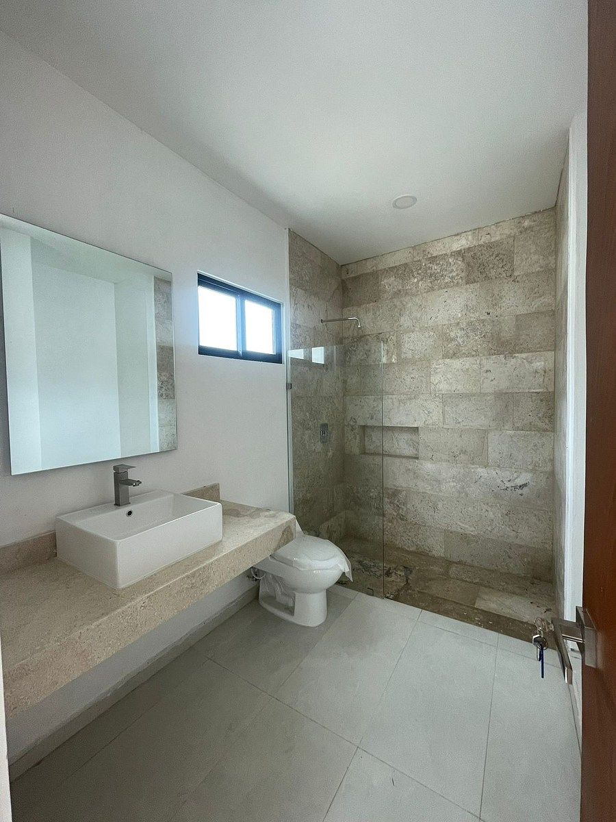 Baño Recámara Planta Baja, foto 8 de 14