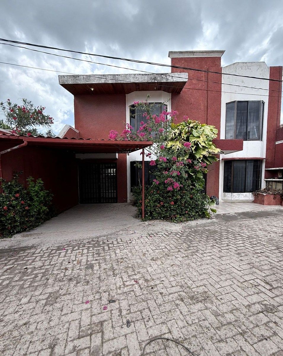 FOR SALE HOUSE WITH 5 BEDROOMS IN A PRIVATE COMMUNITY, SAN RAFAEL NEIGHBORHOOD, photo 1 of 22