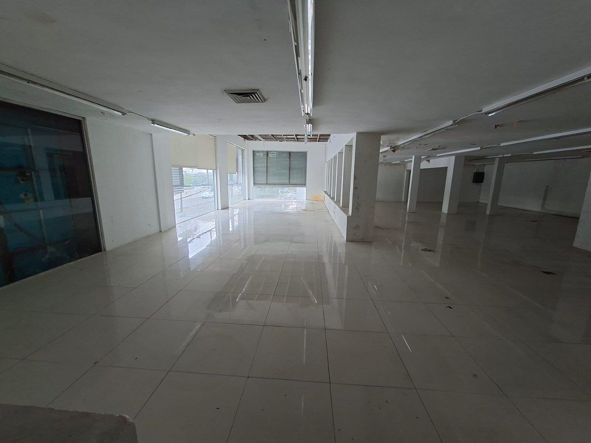 Local Comercial en Renta, photo 1 of 14