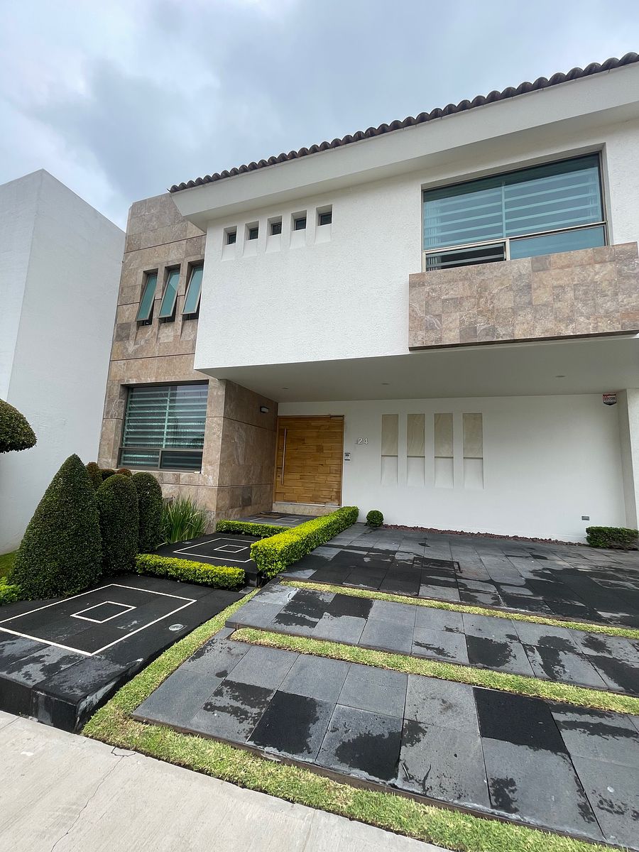 Oportunidad abajo de precio avalúo en Puerta del Bosque., foto 1 de 30