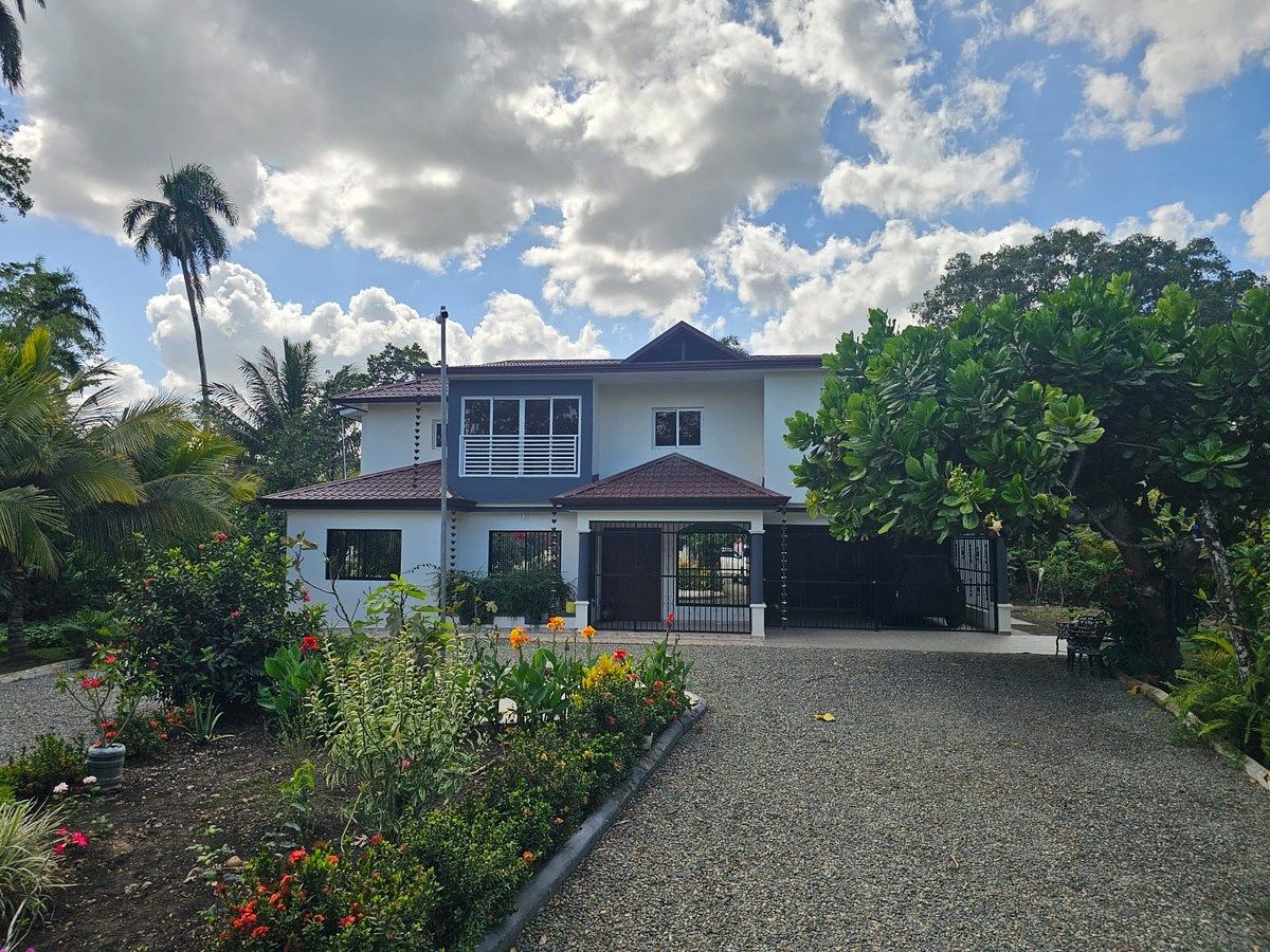 Finca de Cacao con Amplia Casa en Conuco, Salcedo – Provincia Hermanas Mirabal, foto 1 de 23