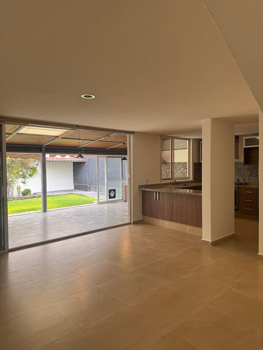 CASA EN VENTA EN SANTA FE JURIQUILLA, foto 1 de 30