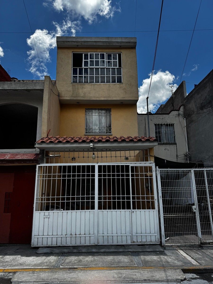 CASA EN VENTA LAS FUENTES/ CRESPA TOLUCA, photo 1 of 11