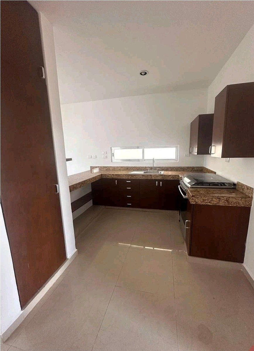 House in Gated Community in Santa Gertrudis Copo, Mérida, photo 2 of 12
